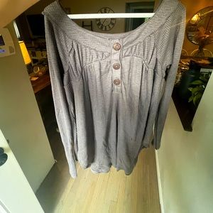 FREE PEOPLE Gray babydoll button up long sleeve SMALL